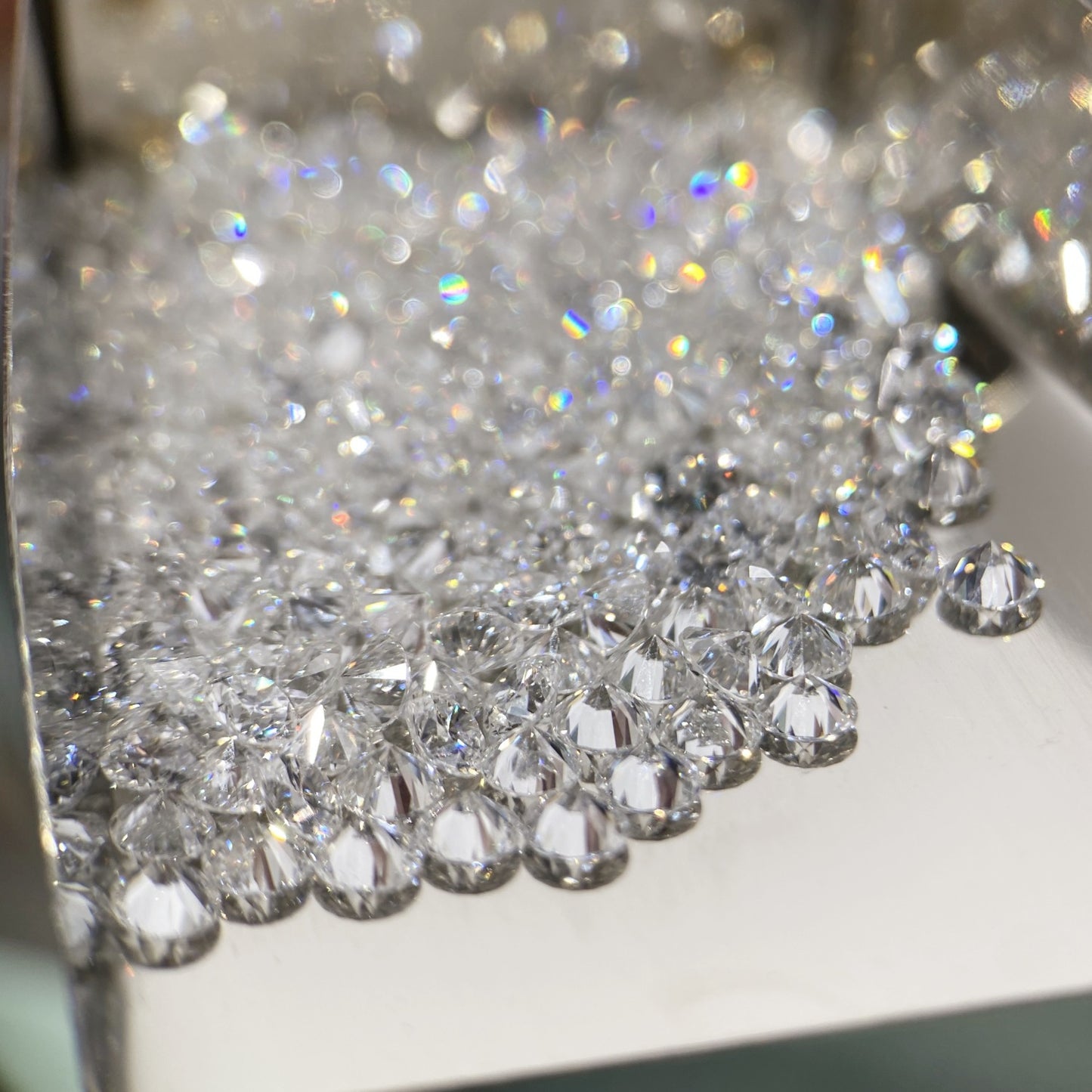 10-50ct Lab-Created Diamonds: The Future of Sparkle