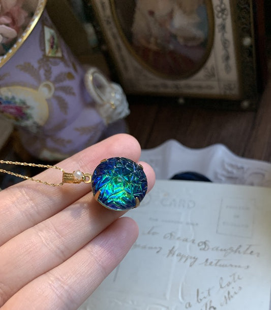 Gloria Studio "Flying Stone" Aurora Iridescent Volcanic Lava Glass Antique Silver Necklace