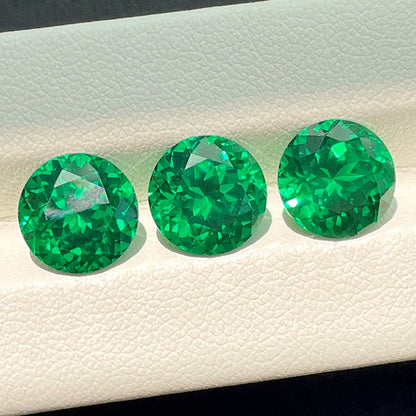 Lab-Grown Garnet, Emerald Green YAG (Yttrium Aluminum Garnet), Synthetic Round Faceted Gemstone