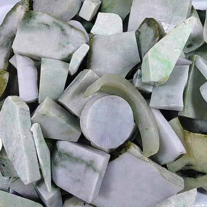 500g Burmese Natural Jadeite Rough - Exquisite Green Gemstone for Carving & Collecting