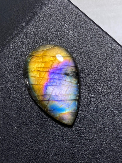 High-Quality Purple Labradorite Bare Stone from Finland: A Gem of Elegance and Mystery