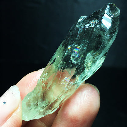 Green Crystal Backbone Long Bar-shaped Original Stone Feather Scepter Crystal Mineral Specimen